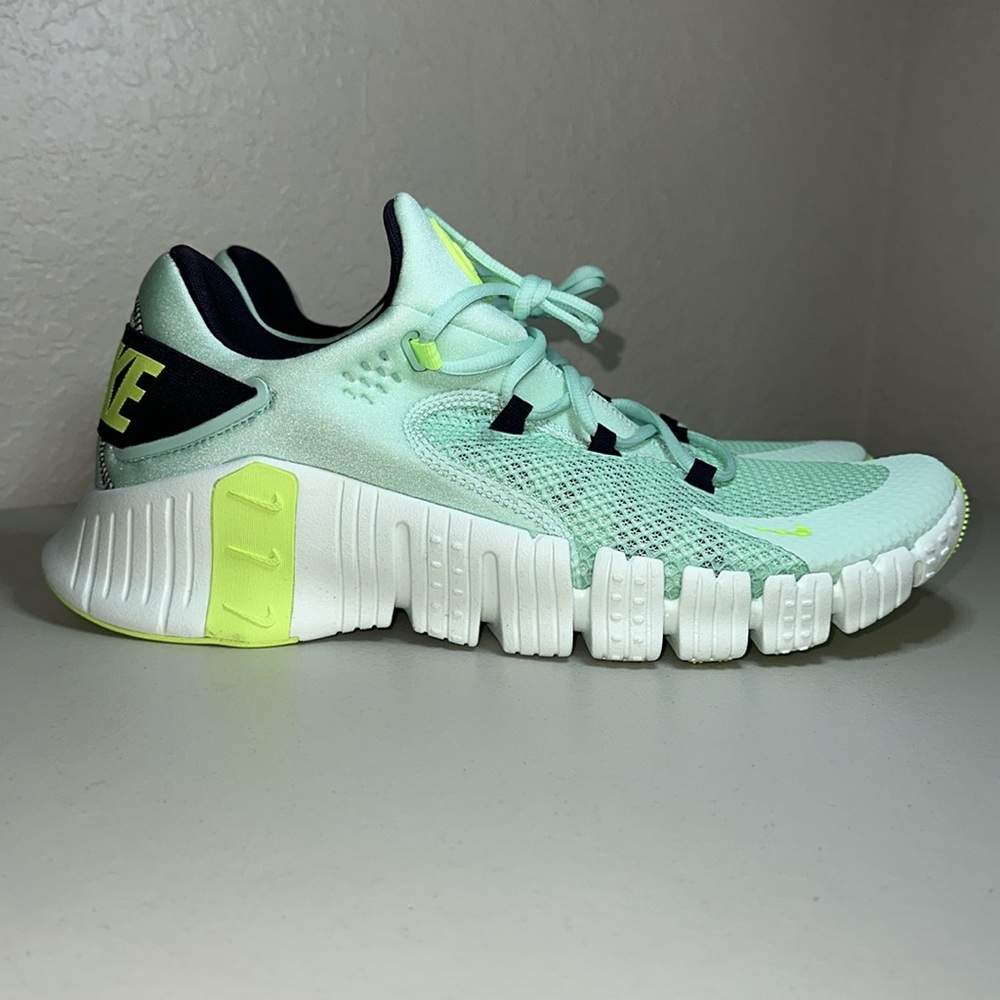 NIKE FREE METCON 4 NEW, SZ13 men’s, 14.5 women’s, very comfy, last one!CT3886300